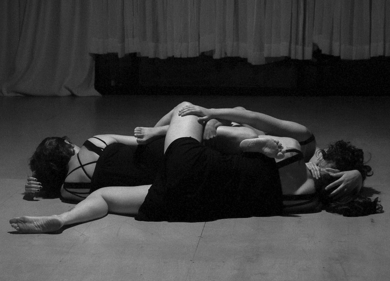 Núcleo Corpoesia: Útero Substantivo Masculino